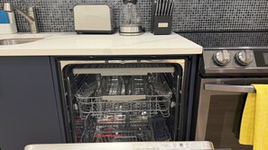 Fridge, microwave, oven, stovetop - Modern 1BR Private Suite Near Airport and Amazing Shopping!Free Netflix, Parking (Calgary)