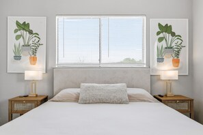 4 habitaciones, tabla de planchar con plancha, wifi y ropa de cama 