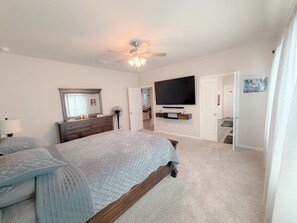 3 slaapkamers, een bureau, een strijkplank/strijkijzer, gratis wifi