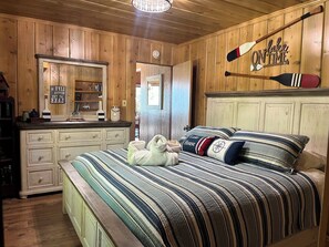 Room - Blissful Days in Lake Almanor, CA (Lake Almanor)