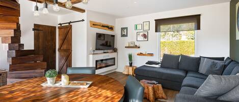 スマートテレビ、暖炉