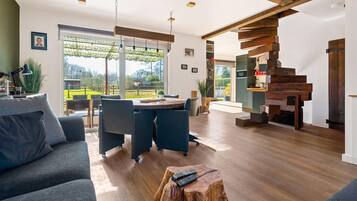 Smart TV y chimenea
