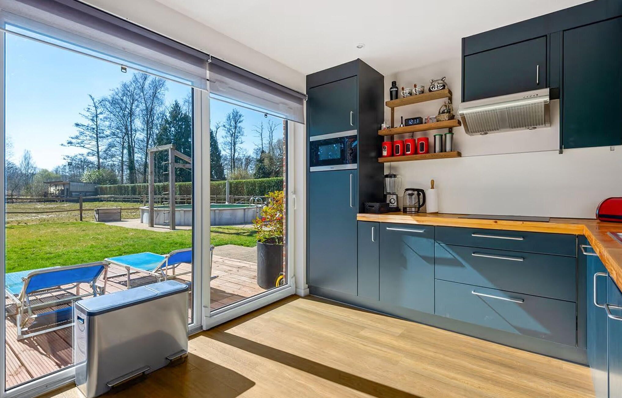 Fridge, microwave, dishwasher, coffee/tea maker