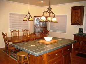 Dining - Lile II, West in Lake Almanor West, CA (Lake Almanor West)