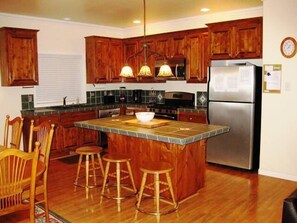 Microwave, stovetop, dishwasher - Lile II, West in Lake Almanor West, CA (Lake Almanor West)