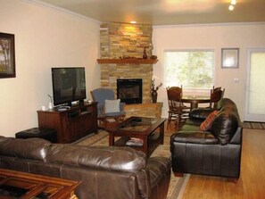 TV - Lile II, West in Lake Almanor West, CA (Lake Almanor West)
