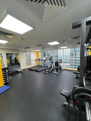 Fitness facility - Peaceful apartment overlooking the canal (Dubai)