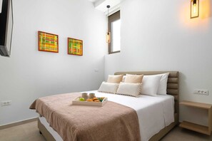 Desk, iron/ironing board, travel cot, free WiFi - Onirico House, Apartment (Rhodes)