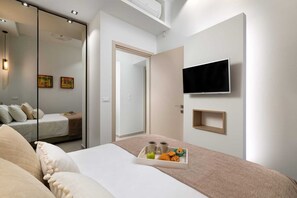 Bureau, fer et planche à repasser, lit parapluie, Wi-Fi gratuit