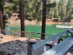 Property grounds - The Emerald Lake House (Lake Almanor)