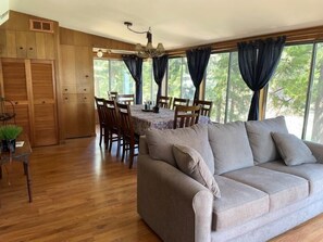 Interior - The Emerald Lake House (Lake Almanor)