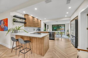 Fridge, microwave, oven, stovetop - Coastal Modern Retreat | Newly Renovated (Fort Lauderdale)