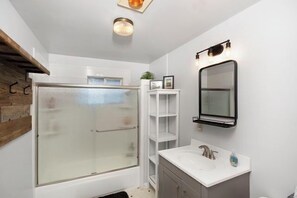 Bathroom - Wright, LACC in Lake Almanor, CA (Lake Almanor)