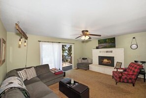 TV, DVD player - Wright, LACC in Lake Almanor, CA (Lake Almanor)