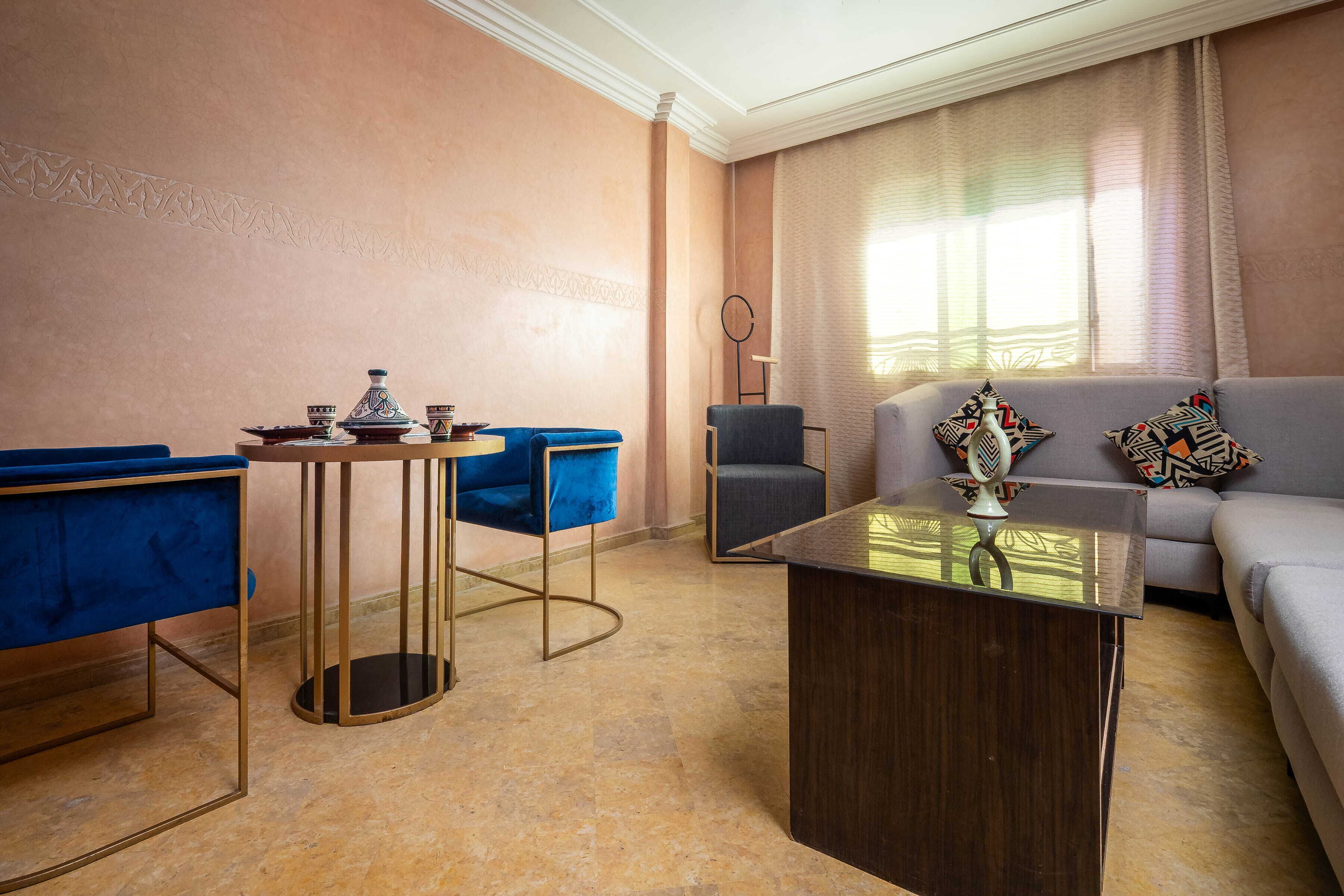 Departamento Confort, 1 habitación, balcón, vista a la ciudad | Área de sala de estar