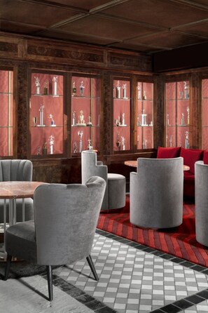 Dining - Sophisticated King Stay | Gym Access | Onsite Dining & Bar | Near National Mall (Washington)