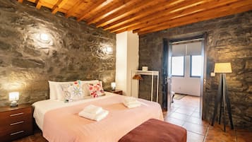 3 bedrooms, free WiFi, bed sheets