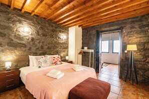 3 chambres, accès au Wi-Fi (inclus), literie fournie