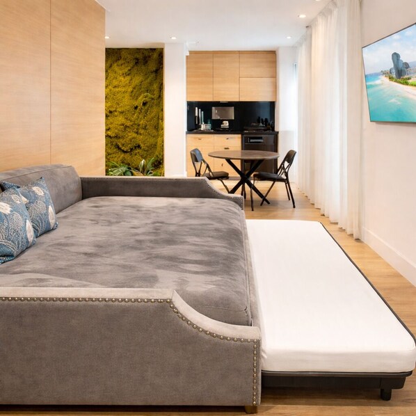 Apartment | Interior - Relaxing Studio Retreat in Miami Beach (Miami Beach)
