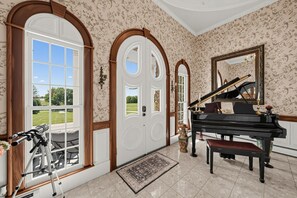 Grand Foyer | Grand Piano | Scenic Views - Dalton Retreat w Deck and Fire Pit (Dalton)