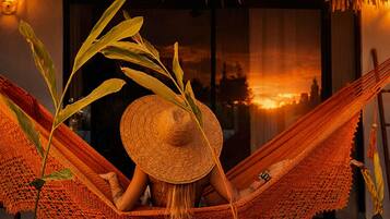 Luksus-loftsleilighet, bassengutsikt | Overnattingsstedets uteområder