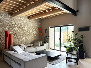 TV, fireplace - Mas provençal, renovated by an architect, heated swimming pool. St Rémy de Provence (St Remy de provence)
