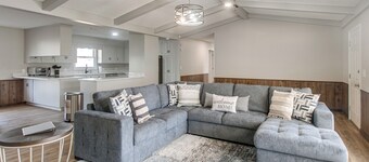 Peaceful Pond-View Retreat, 4 Mi to Dtwn Douglas