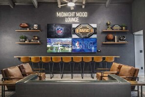 Interior - Built Into A Mountain - Heated Pool & Sports Lounge (Phoenix)