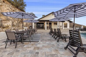 Outdoor dining - Built Into A Mountain - Heated Pool & Sports Lounge (Phoenix)