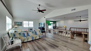 House (2 Bedrooms) | Property amenity