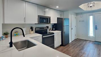 Condo (2 Bedrooms) | Property amenity