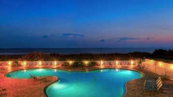 Condo (2 Bedrooms) | Property amenity