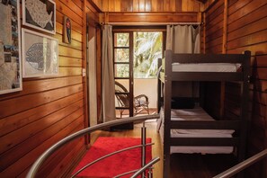 Accès à Internet, literie fournie