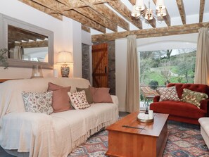 Living area - Garden Cottage at the Bowden Estate (Dartmouth)