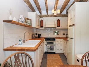 Dishwasher, cookware/dishes/utensils - Garden Cottage at the Bowden Estate (Dartmouth)