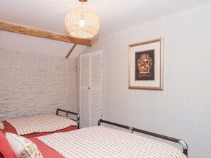 2 bedrooms, individually decorated, individually furnished, free WiFi - Garden Cottage at the Bowden Estate (Dartmouth)