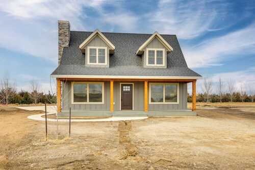 Brand-New Pierre Home Near Cow Creek & Boating!