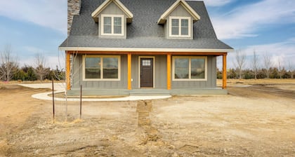 Brand-New Pierre Home Near Cow Creek & Boating!