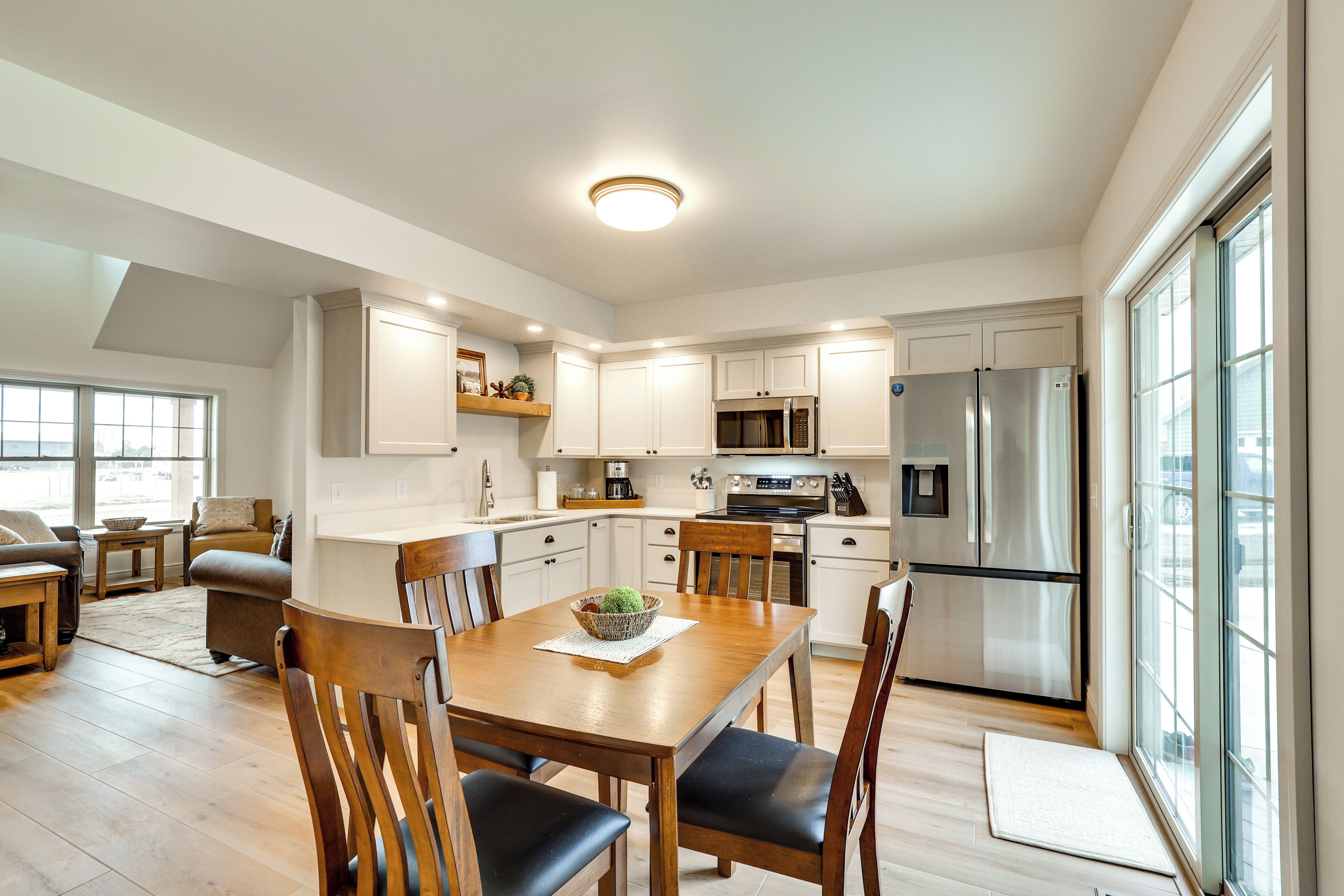 雪櫃、微波爐、爐具、洗碗機