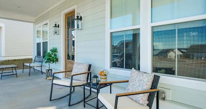 Lake Greenwood Access: Modern Escape w/ Patio!