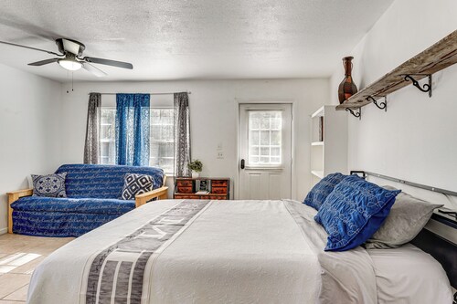 Wooded Couple's Retreat w/ Lanai in Interlachen