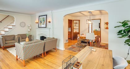 Bring the Family! Mid-Century Modern Gem in Euclid
