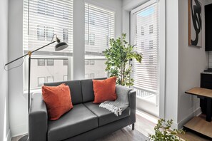 Living area - Studio|near Business & Med District|Pool,Gym, BBQ (Houston)