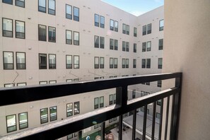 Property grounds - Studio|near Business & Med District|Pool,Gym, BBQ (Houston)