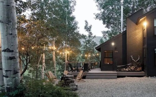 Modern Cabin: Sleeps 8 • Mountain Views on 6 Acres