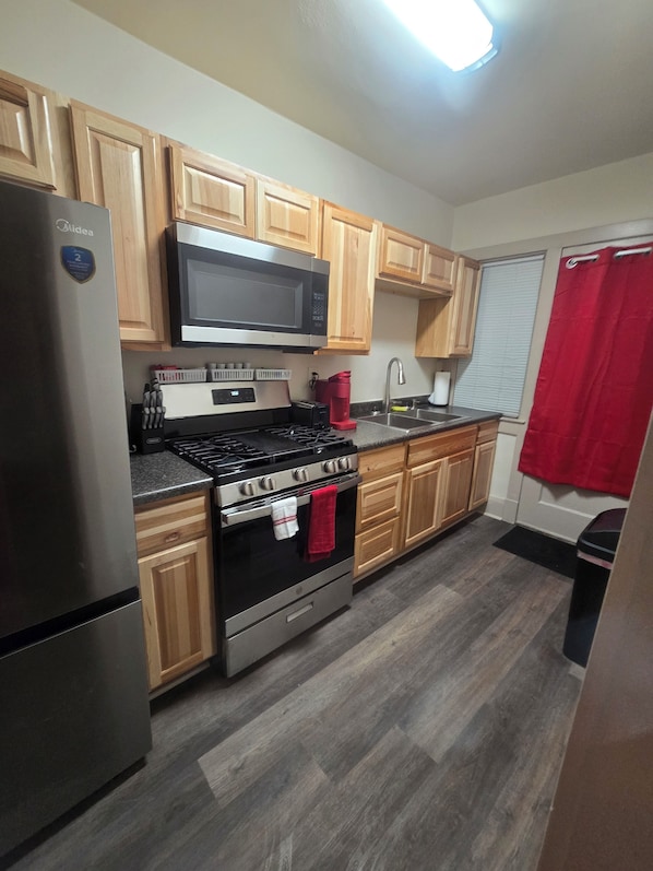 Microwave, oven