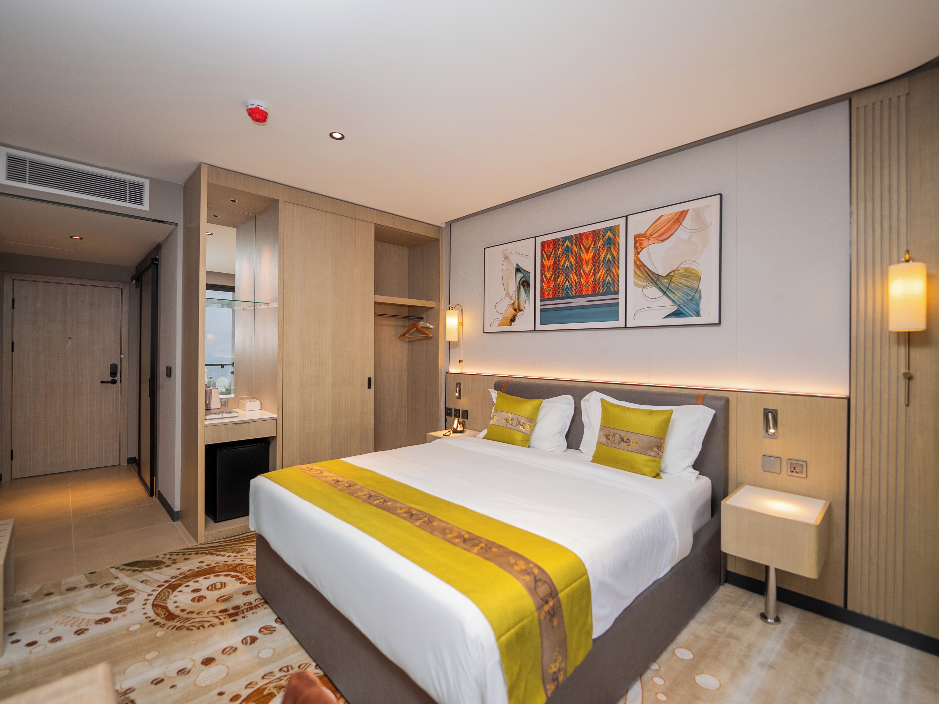 高級雙人房 | 書桌、手提電腦工作空間、免費 Wi-Fi