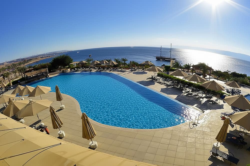 April Hotel