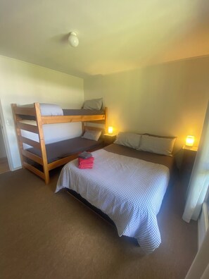 2 bedrooms, bed sheets