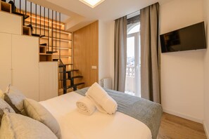 1 bedroom, desk, iron/ironing board, travel cot - GRAN VIA capitals, KiOTO (Madrid)